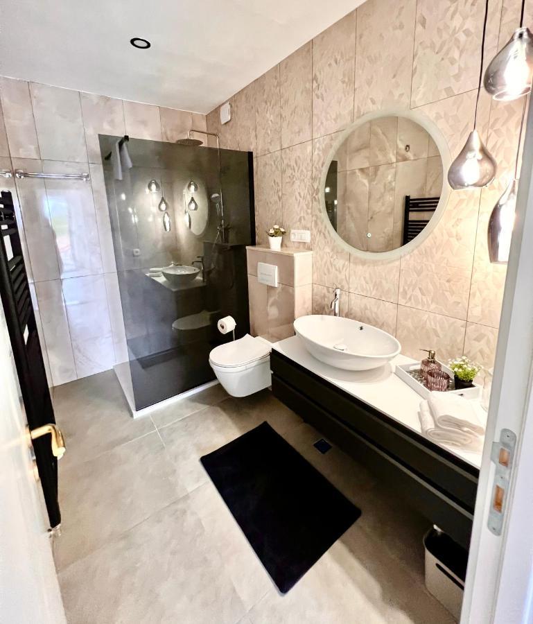 Seaview Pool Apartment-Lumiere, Island Hvar-Gdinj Экстерьер фото